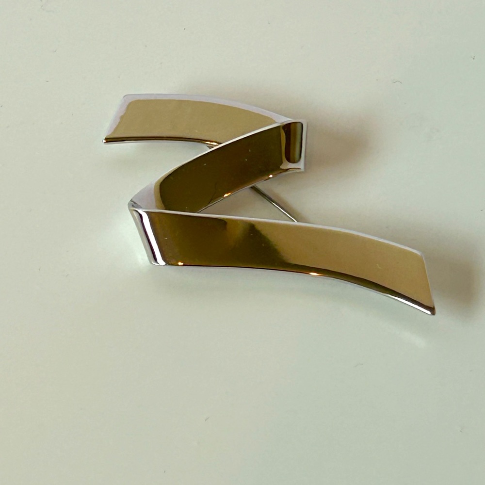Monet Vintage Silver Tone Ribbon Brooch /Pin